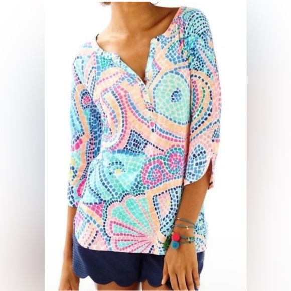 Lilly Pulitzer Tops - Lily Pulitzer Top Tile Wave 🇺🇸